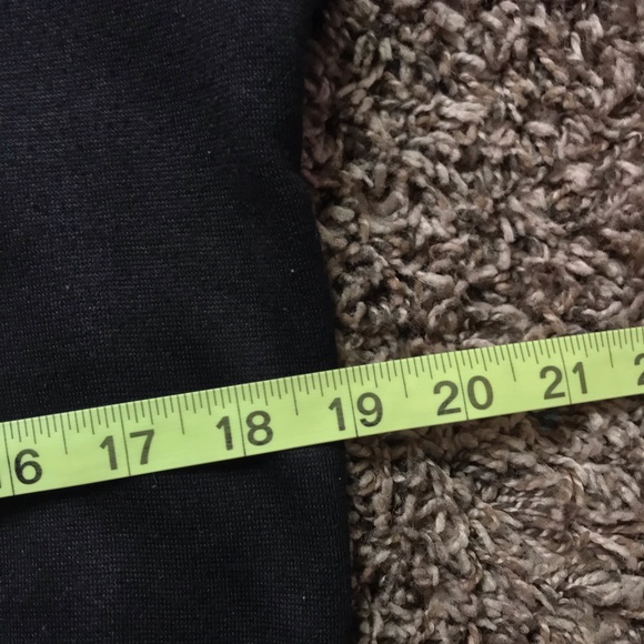 Yours Truly by Phora 1994 Cropped Hoodie - Picture 7 of 10